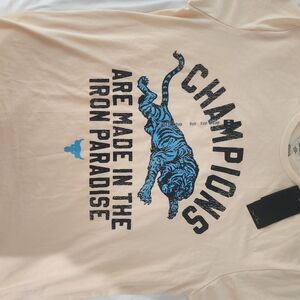 Iron paradise xl t-shirt